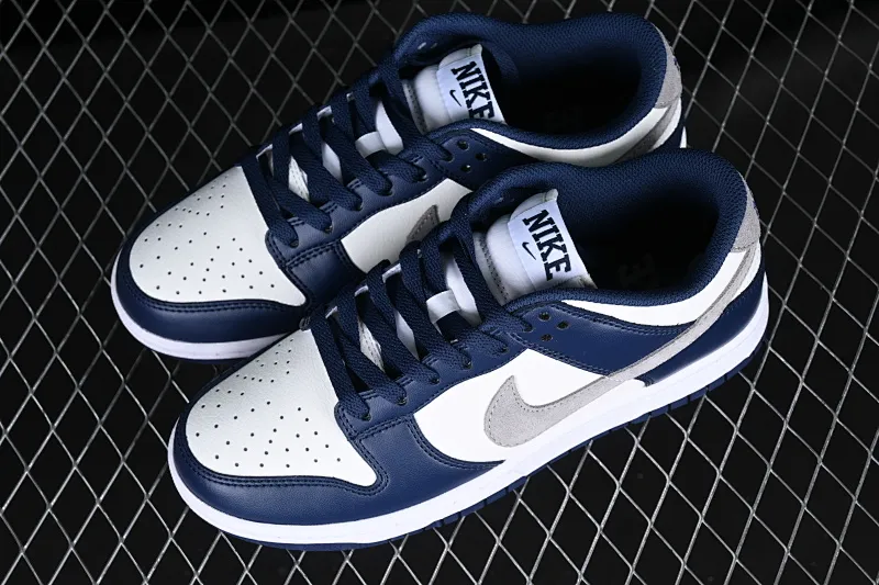 All categories Nk SB Dunk series Nk SB Dunk Low low-top sneakers Nk Dunk Low "Midnight Navy" blue and white SB low-top sports and leisure sneakers FD9749-400